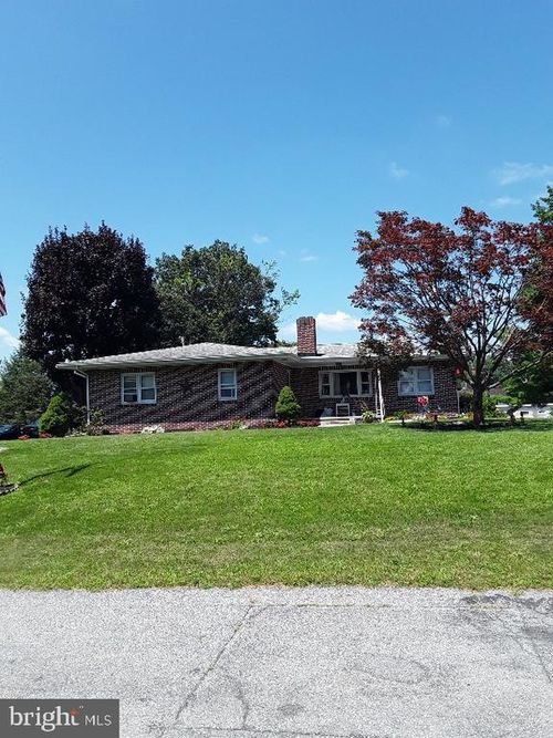 27 E Hill St, JONESTOWN, PA, 17038-8934 | Card Image