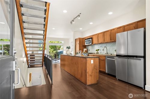2804 S Columbian Way, Seattle, WA, 98108-2073 | Card Image
