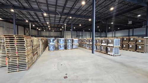3-125 Engelhard Dr, Aurora, ON, L4G3V1 | Card Image