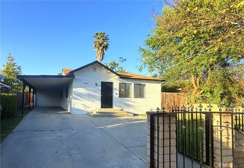 21047 Runnymede St, Canoga Park, CA, 91303-1426 | Card Image