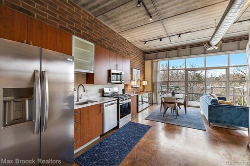 unit-32-333 E Parent Ave, Royal Oak, MI, 48067-3762 | Card Image