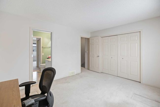 30 - 200 Hidden Hills Terrace Nw, Home with 2 bedrooms, 1 bathrooms and 2 parking in Calgary AB | Image 16