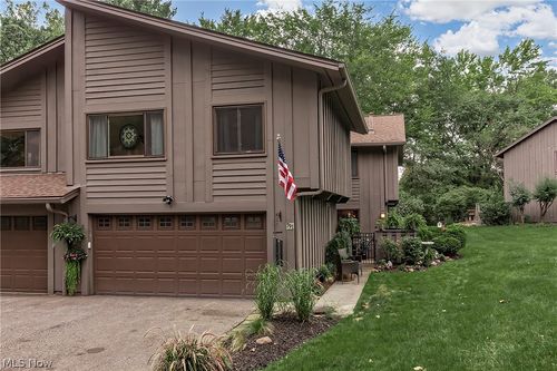 791 Geddes Blf, Sagamore Hills, OH, 44067-2307 | Card Image
