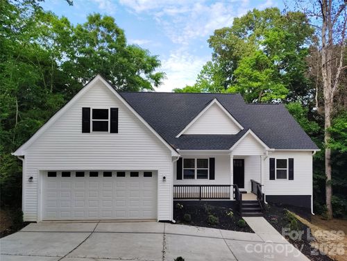 595 Foxwood Dr Se, Concord, NC, 28025-2767 | Card Image