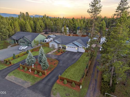 17463 Egret Dr, Bend, OR, 97707-2017 | Card Image