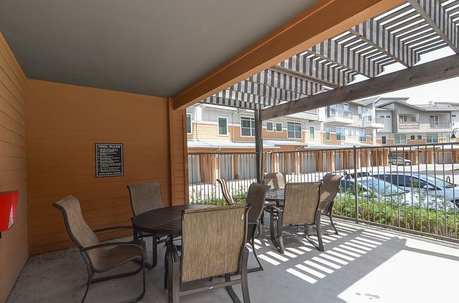 Community area at the pool | Image 24