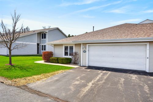 207 Hartford Sq, Hartford, WI, 53027 | Card Image