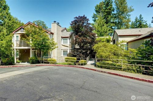 b206-700 Front St S, Issaquah, WA, 98027-4222 | Card Image