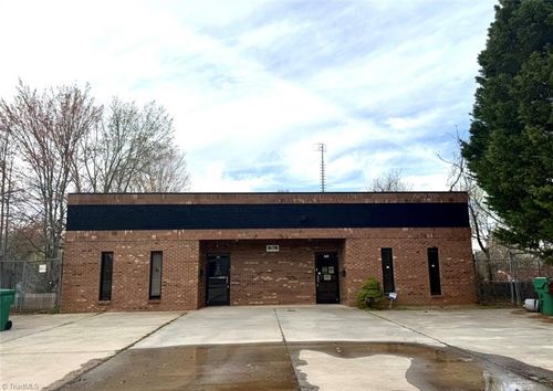 808 W English Rd, High Point, NC, 27262-6818 | Card Image
