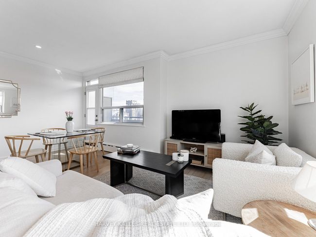 701 - 78 Warren Rd, Condo with 1 bedrooms, 1 bathrooms and null parking in Toronto ON | Image 4