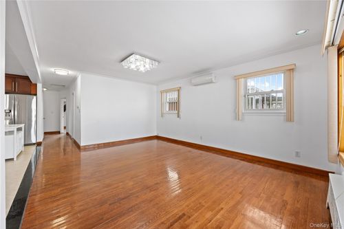 198-06 51st Ave, Fresh Meadows, NY, 11365-1342 | Card Image