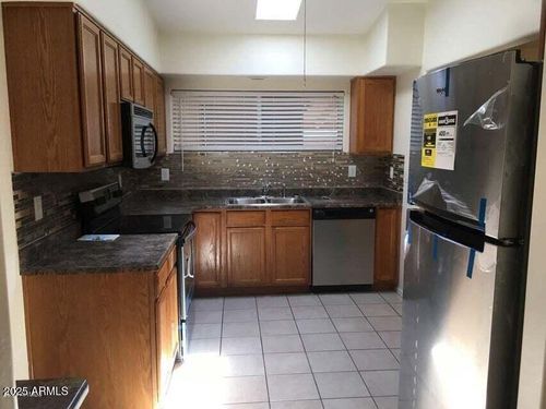 2438 W Jefferson St, Phoenix, AZ, 85009-5127 | Card Image