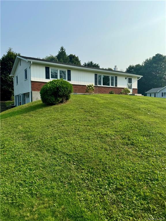 Horseshoe Dr, Poughkeepsie, NY 12603