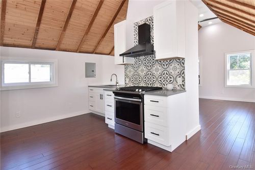 2-292 Farragut Ave, Hastings On Hudson, NY, 10706-3527 | Card Image