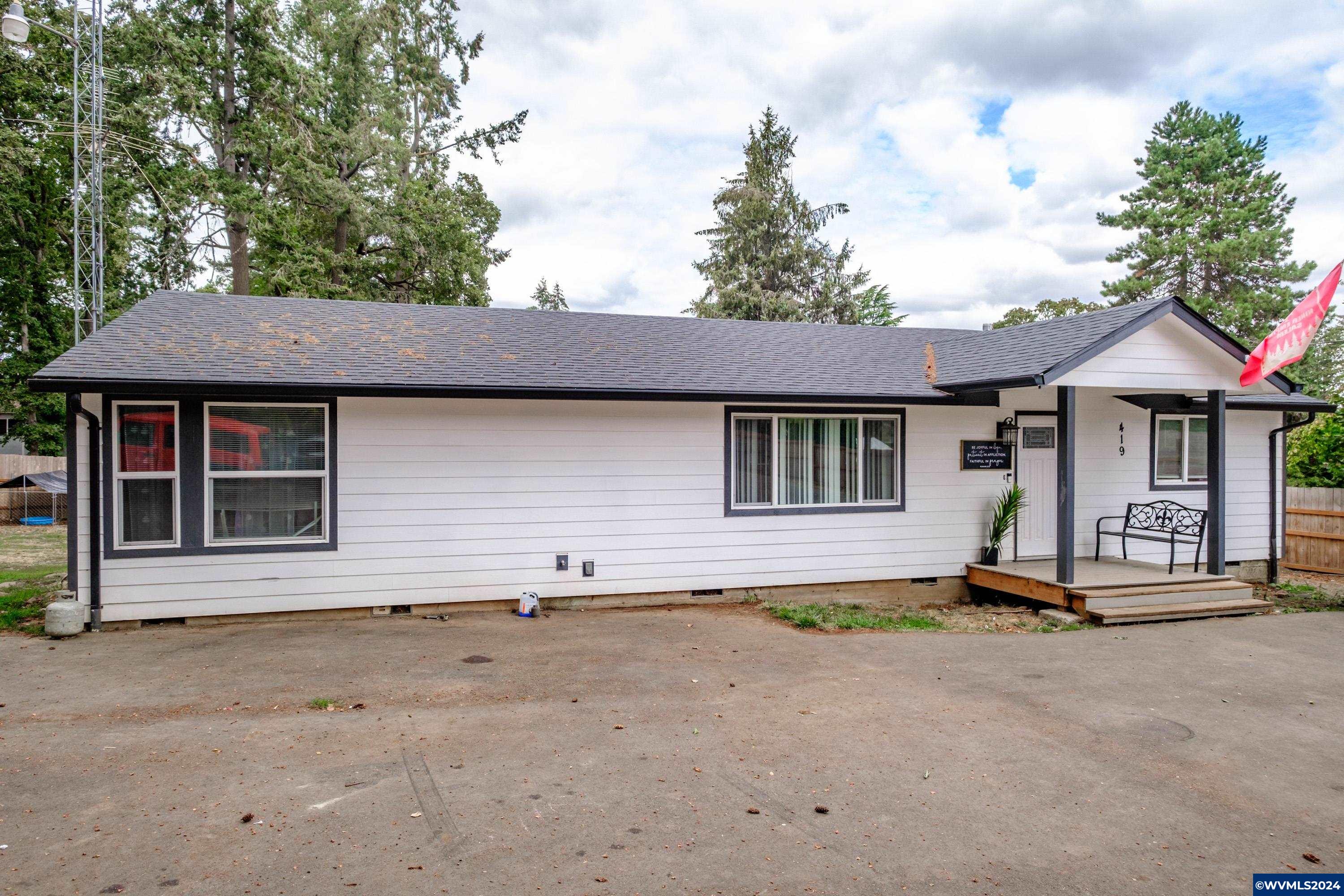 Madrona Ave, Salem, OR 97302