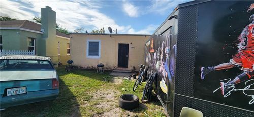 1846 Nw 49th St, MIAMI, FL, 33142-4011 | Card Image