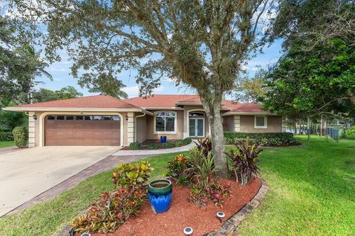 100 Royal Ct, Royal Palm Beach, FL, 33411-1579 | Card Image