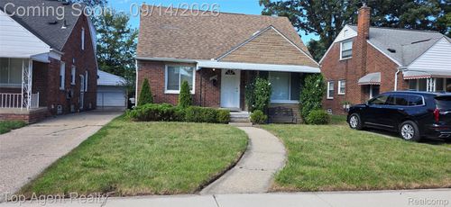 16735 Lincoln Ave, Eastpointe, MI, 48021-3029 | Card Image