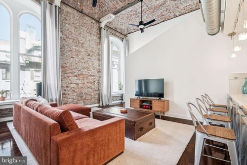 apt-205-105 S 12th St, PHILADELPHIA, PA, 19107-4823 | Card Image