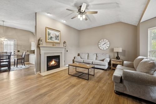 104 Koleberg Trl, Hendersonville, TN, 37075-5871 | Card Image