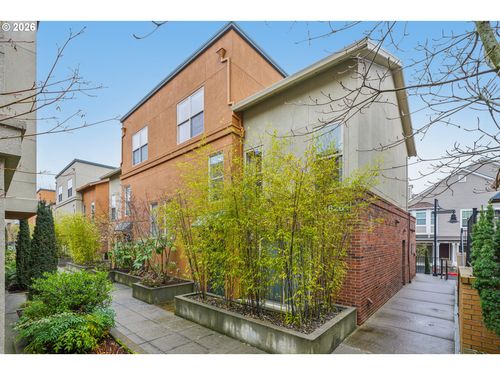 202-6261 Ne Carillion Dr, Hillsboro, OR, 97124 | Card Image