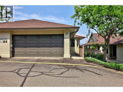 37-1580 Springhill Dr, Kamloops, BC, V2E2H1 | Card Image