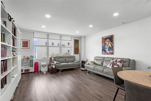 1g-5001 Collins Ave, Miami Beach, FL, 33140-2741 | Card Image