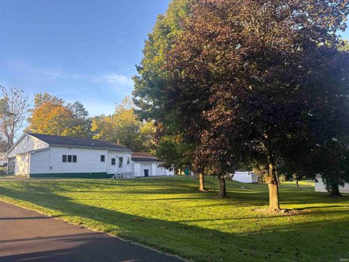 28 Chestnut Street, Andrews, IN, 46702 | Card Image