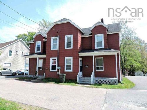 2-4 Queen St, Home with 6 bedrooms, 0 bathrooms and null parking in Amherst NS | Card Image