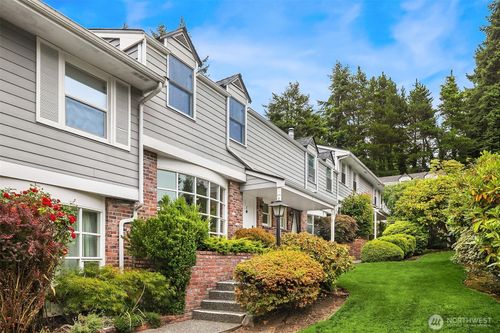 apt-5-1420 Bellevue Way Se, Bellevue, WA, 98004-7149 | Card Image