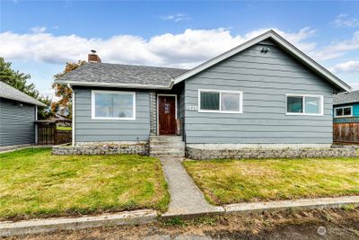 1528 W 6th Street, House other with 4 bedrooms, 1 bathrooms and 2 parking in Port Angeles WA | Image 2