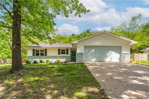 2640 Stagecoach Drive, Fayetteville, AR, 72703 | Card Image