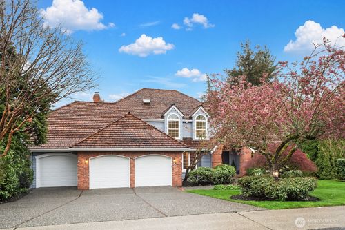 4708 227th Pl Se, Sammamish, WA, 98075-7247 | Card Image