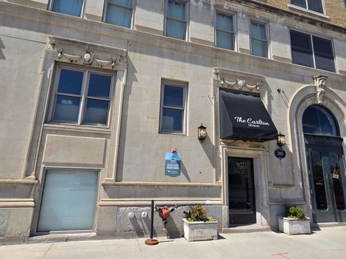 211-2915 John R St, Detroit, MI, 48201-2908 | Card Image