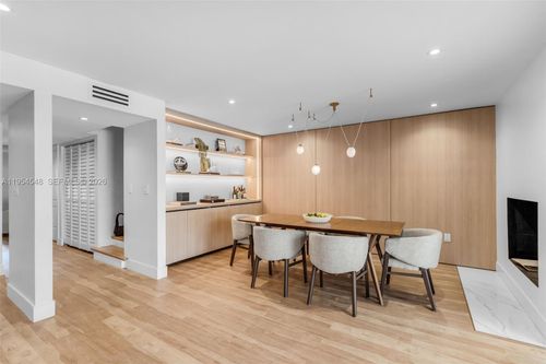 38-6611 Sunset Dr, Miami, FL, 33143-4637 | Card Image