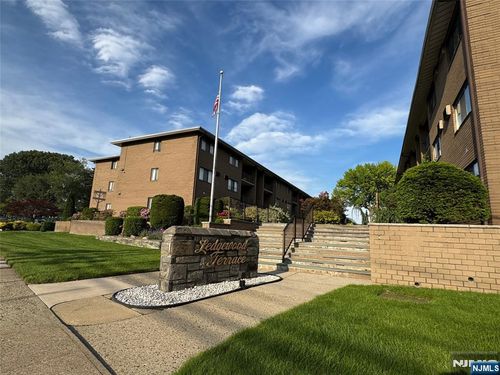 470B Liberty St, Little Ferry, NJ, 07643 | Card Image