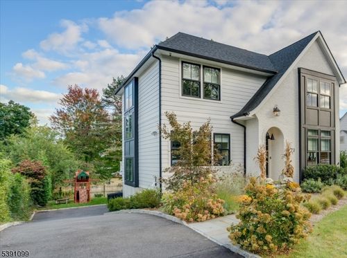 72 Myrtle Ave, Millburn, NJ, 07041-2032 | Card Image