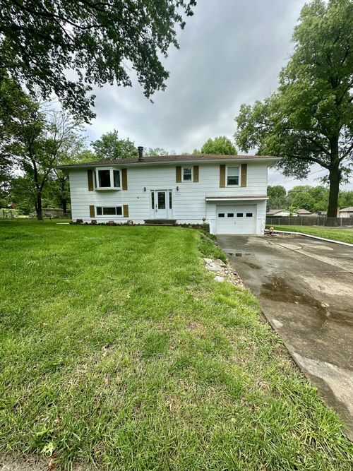 1203 S 9th St, Clinton, MO, 64735-3038 | Card Image