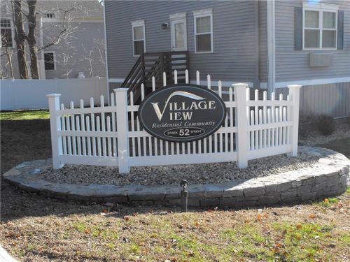 52 Essex St, Deep River, CT, 06417-1948 | Card Image