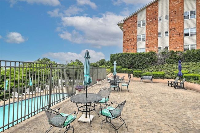 Pool & Patio | Image 23