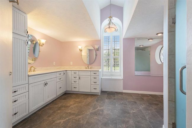 13310 Golf Crest Cir, House other with 6 bedrooms, 3 bathrooms and null parking in TAMPA FL | Image 19