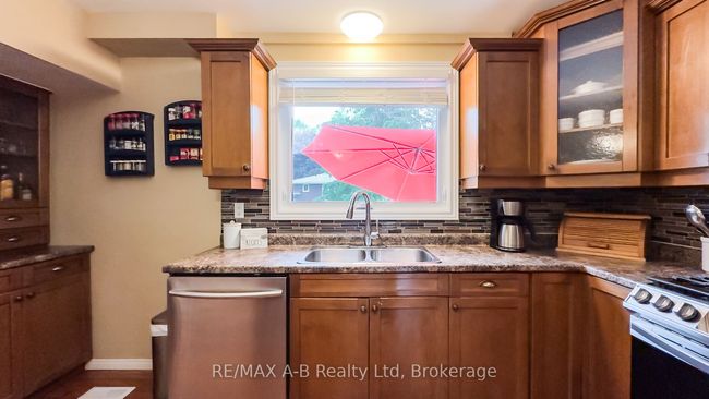 18 Conway Crt, House other with 4 bedrooms, 3 bathrooms and 10 parking in Thamesford ON | Image 11