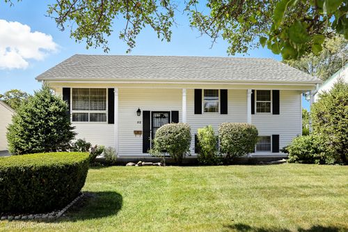 52 Schoenbeck Rd, Wheeling, IL, 60090-4448 | Card Image