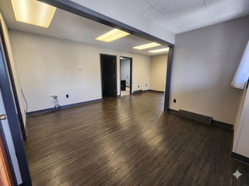 2-2310 Falls Ave, Waterloo, IA, 50701-5737 | Card Image