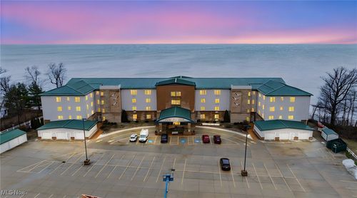 unit-401-4699 Lake Rd E, Geneva, OH, 44041-7776 | Card Image