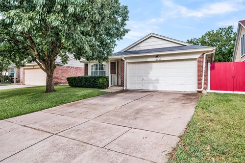 5530 Four Winds Dr, Arlington, TX, 76018-1811 | Card Image