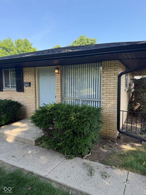 apt-2-652 (UNIT 2) E Main St, Plainfield, IN, 46168-1565 | Card Image