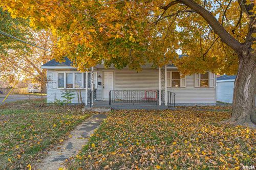 1107 N Kankakee St, Lincoln, IL, 62656-1766 | Card Image