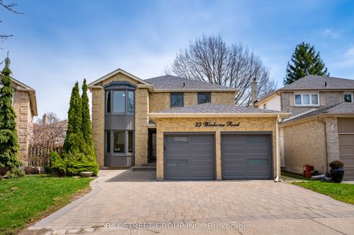 33 Winborne Drive, Vaughan, ON, L4J2R8 | Card Image