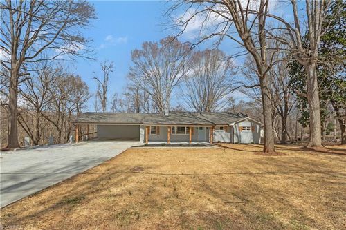 334 Country Ln, Mocksville, NC, 27028-8655 | Card Image